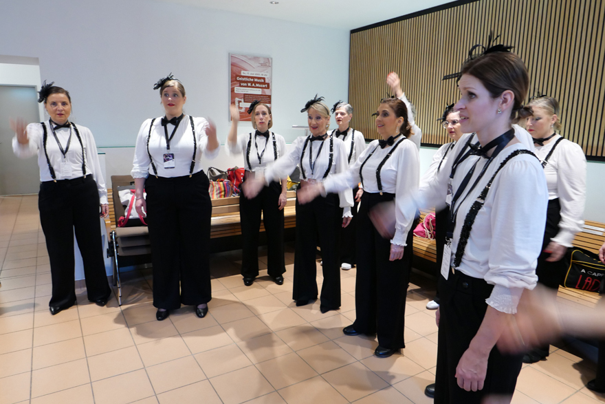 Einsingen vor dem Auftritt